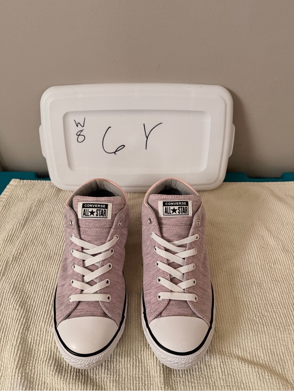 Converse Kids Low-Top Sneakers in Light Mauve